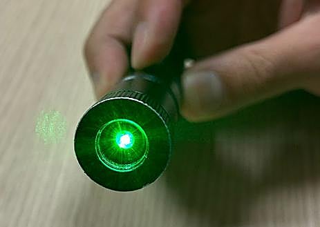 Imagen secundaria 1 - Vista del láser desde la distancia | El objeto intervenido