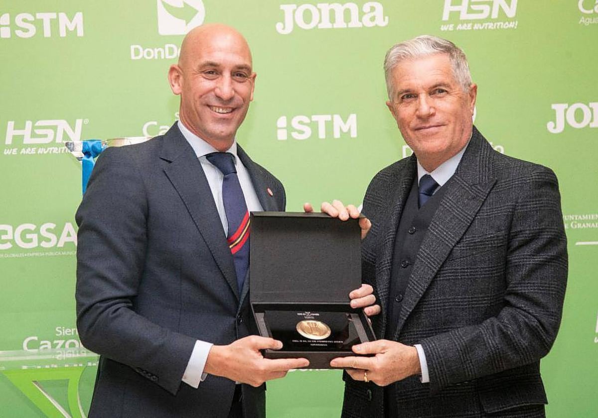 Luis Rubiales y José Manuel Molina Maza en un acto celebrado en Granada.