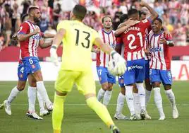 Los futbolistas del Girona celebran un gol en la pasada jornada.