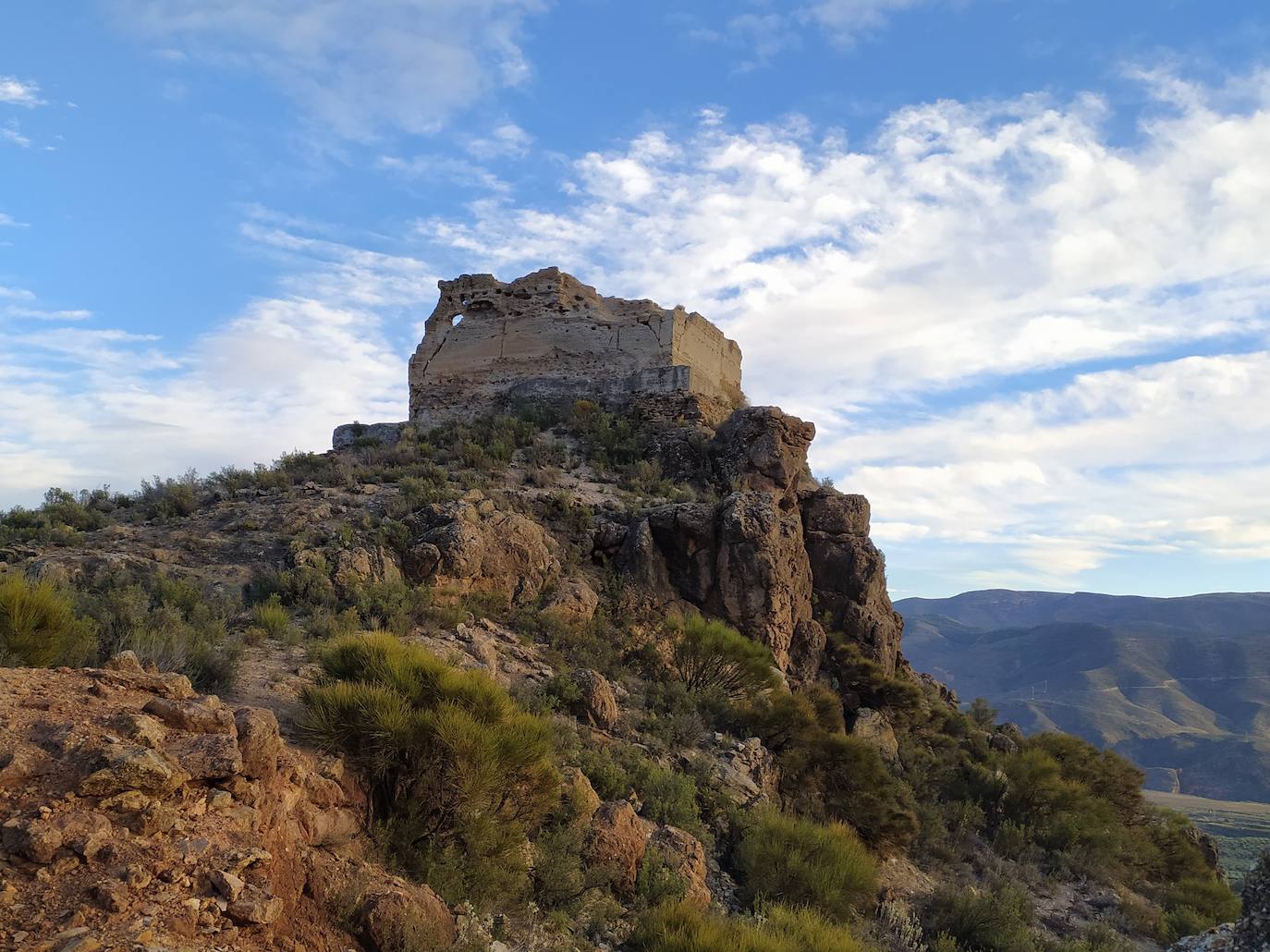 Imagen secundaria 1 - Castillos de Yegen, Beires y Picena. 