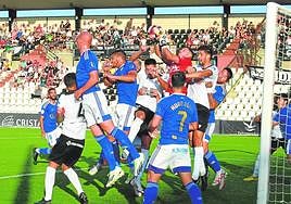 El Mérida sometió al Linares a un acoso durante la primera parte, aunque solo costó un gol a los mineros.