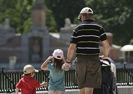 Los trabajadores con hijos que coticen un tiempo determinado tienen derecho a un subsidio de 480 euros