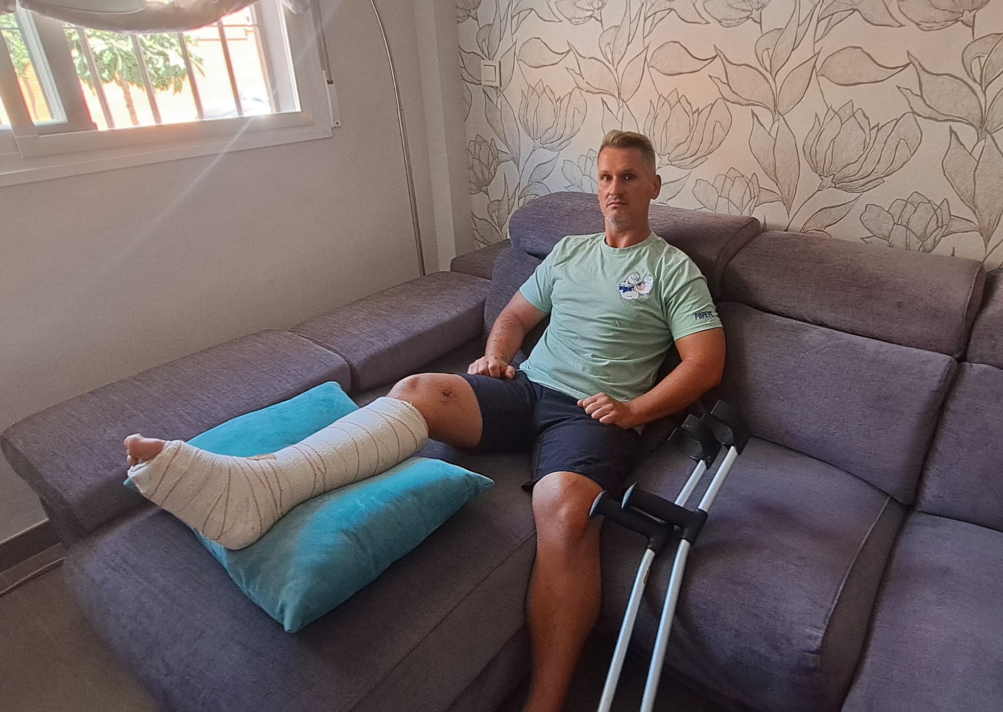 José Escribano, en su casa tras sufrir el accidente