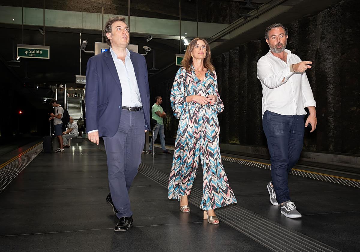 Visita de la consejera de Fomento, Rocío Díaz, al metro de Granada