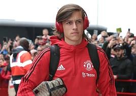 Álvaro Fernández, en un partido con el Manchester United.