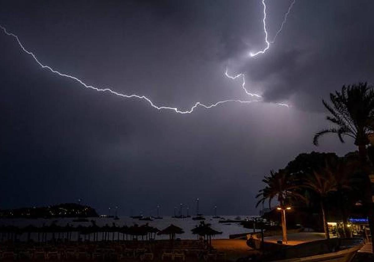 Aviso amarillo por la llegada de una DANA a Andalucía.