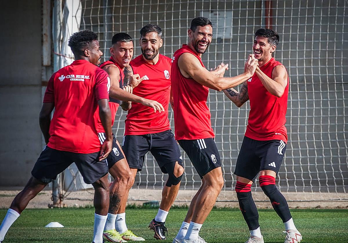 Diversión durante el último entrenamiento del equipo.