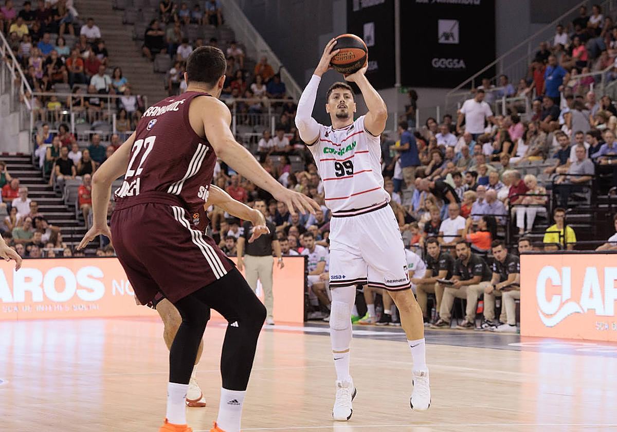 Yiftach Ziv no 'se corta' a la hora del lanzamiento.