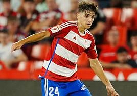 Gonzalo Villar, durante el partido contra el Rayo en Los Cármenes.