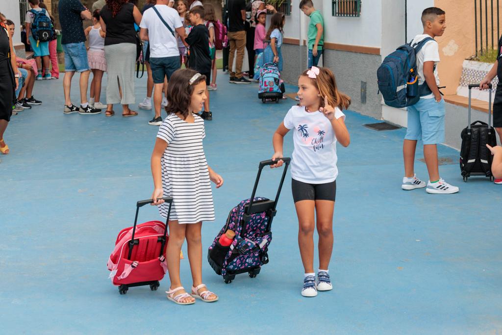 La vuelta al cole en Granada, en imágenes