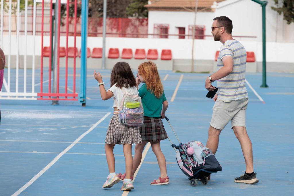 La vuelta al cole en Granada, en imágenes