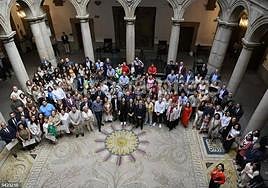 Profesionales condecorados con la Orden del Mérito Civil.