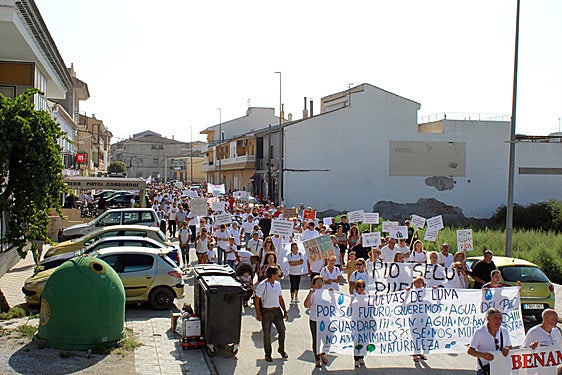 Vecinos de Benamaurel y Castilléjar piden que se le dé caudal al río Guardal.