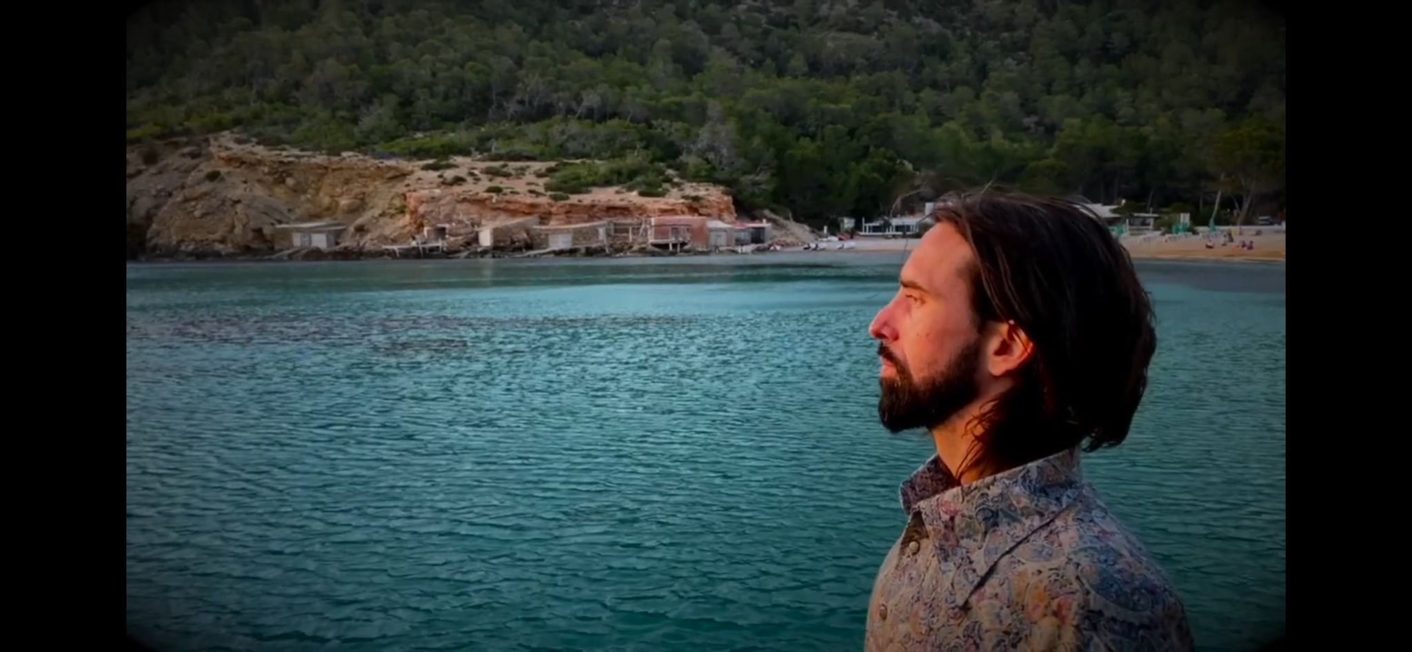 Osel en un fotograma del documental.