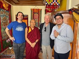 Osel Hita, el abad del monasterio de Kopan, el actor Richard Gere y Chung Han.