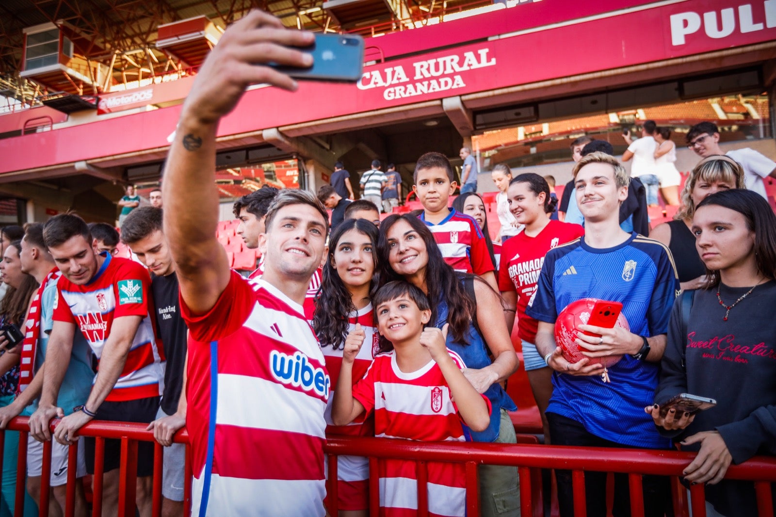 La presentación de Lucas Boyé y Álvaro Fernández, en imágenes
