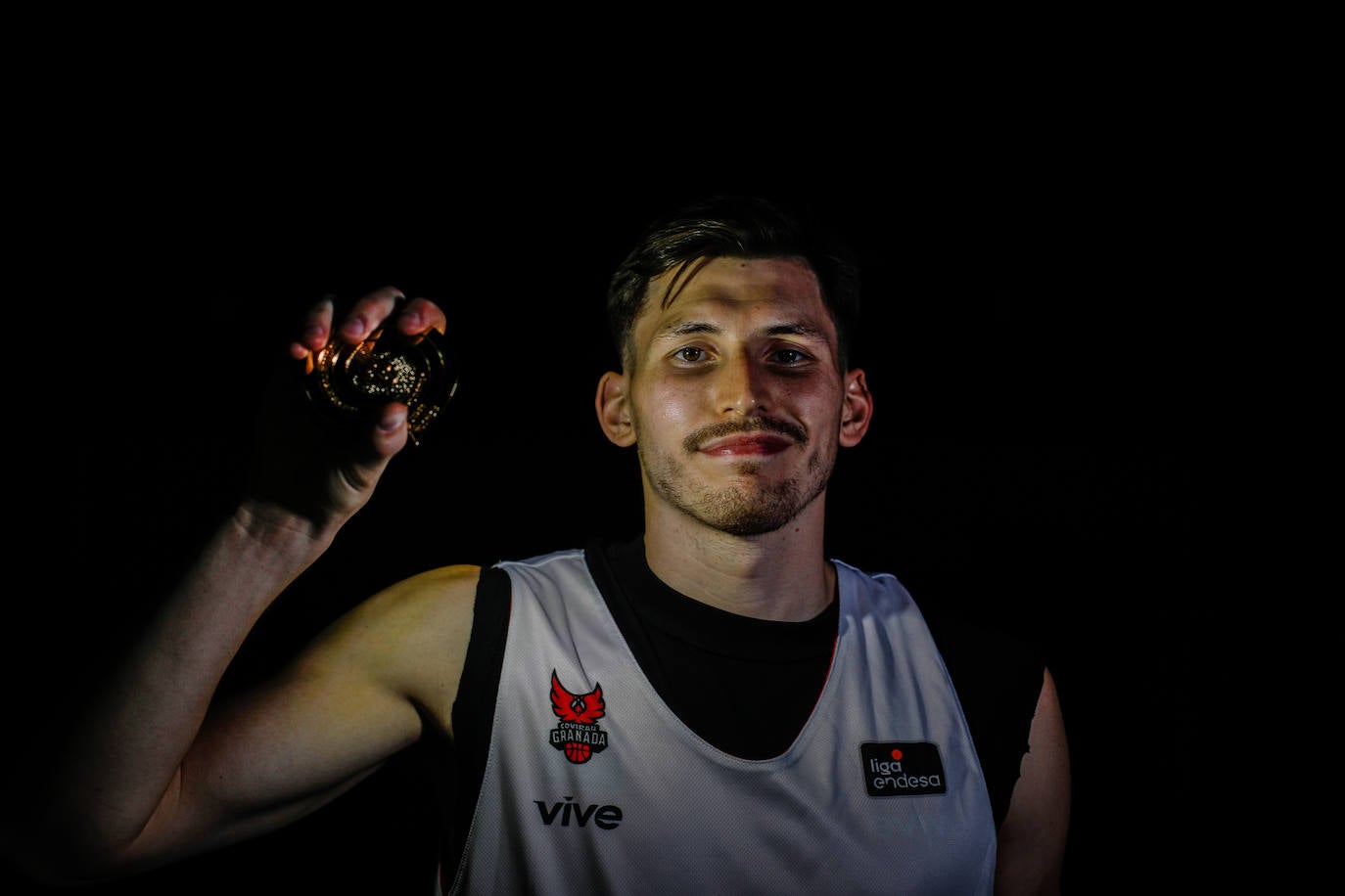 David Kramer ya luce su medalla de oro en Granada