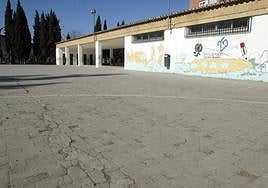 El patio del colegio Sierra Nevada de Granada.