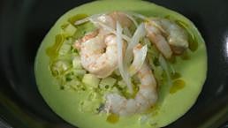 Ensalada de pepino templada con gamba blanca