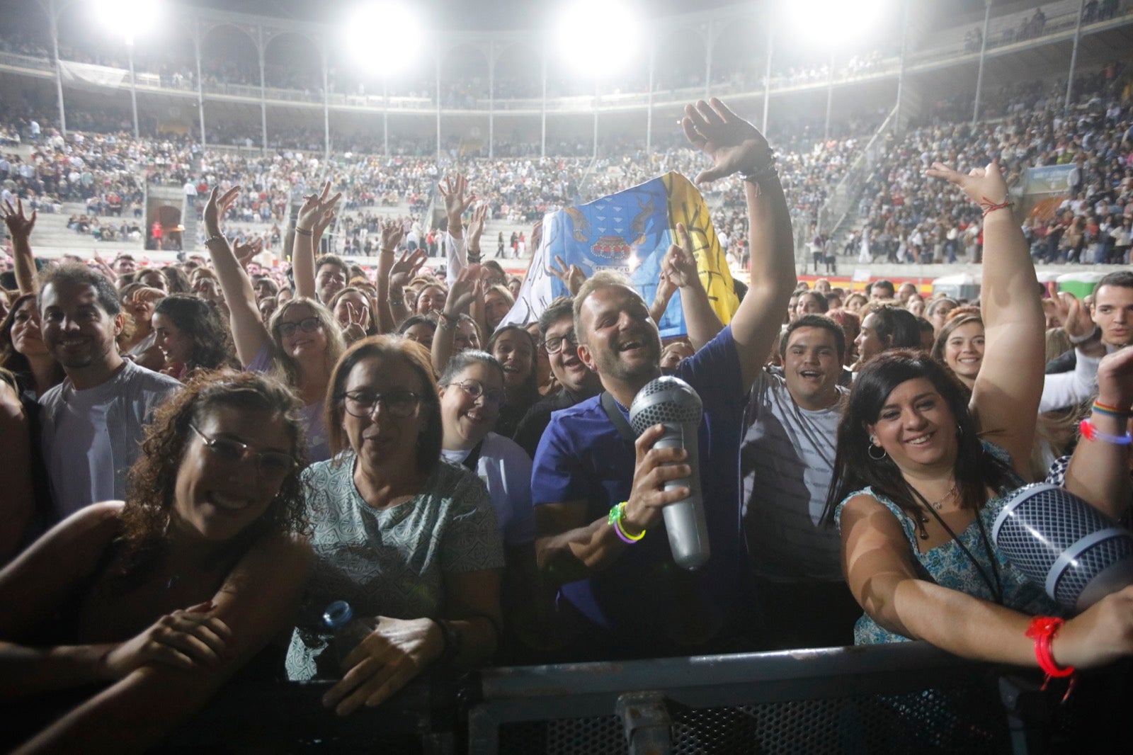 La hora de Alborán en Granada, en imágenes