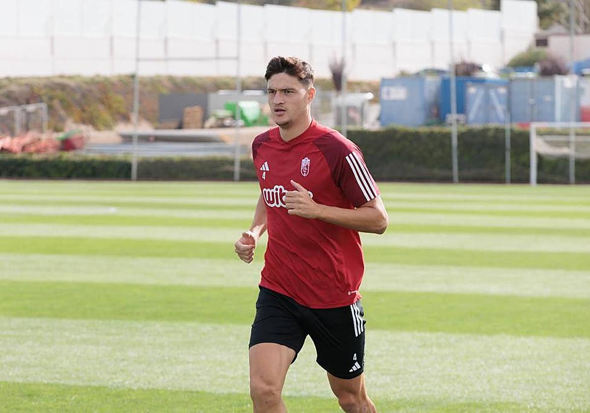 Miguel Rubio trabaja aparte.