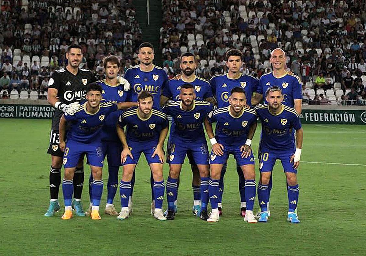 Óscar Fernández está valorando estos días hacer algunos cambios en el once que doblegó al Castilla en casa y al Córdoba en El Arcángel.