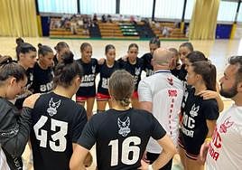 Las granadinas de BMC Granada, durante el partido.
