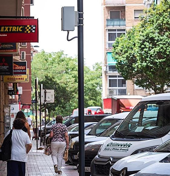 Cámara de control de acceso en la calle Agustina de Aragón.
