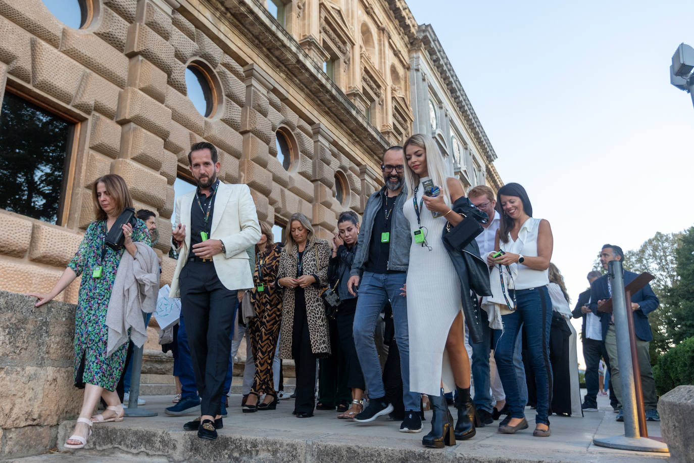 Las imágenes de la visita de los famosos con Raúl Berdonés a la Alhambra