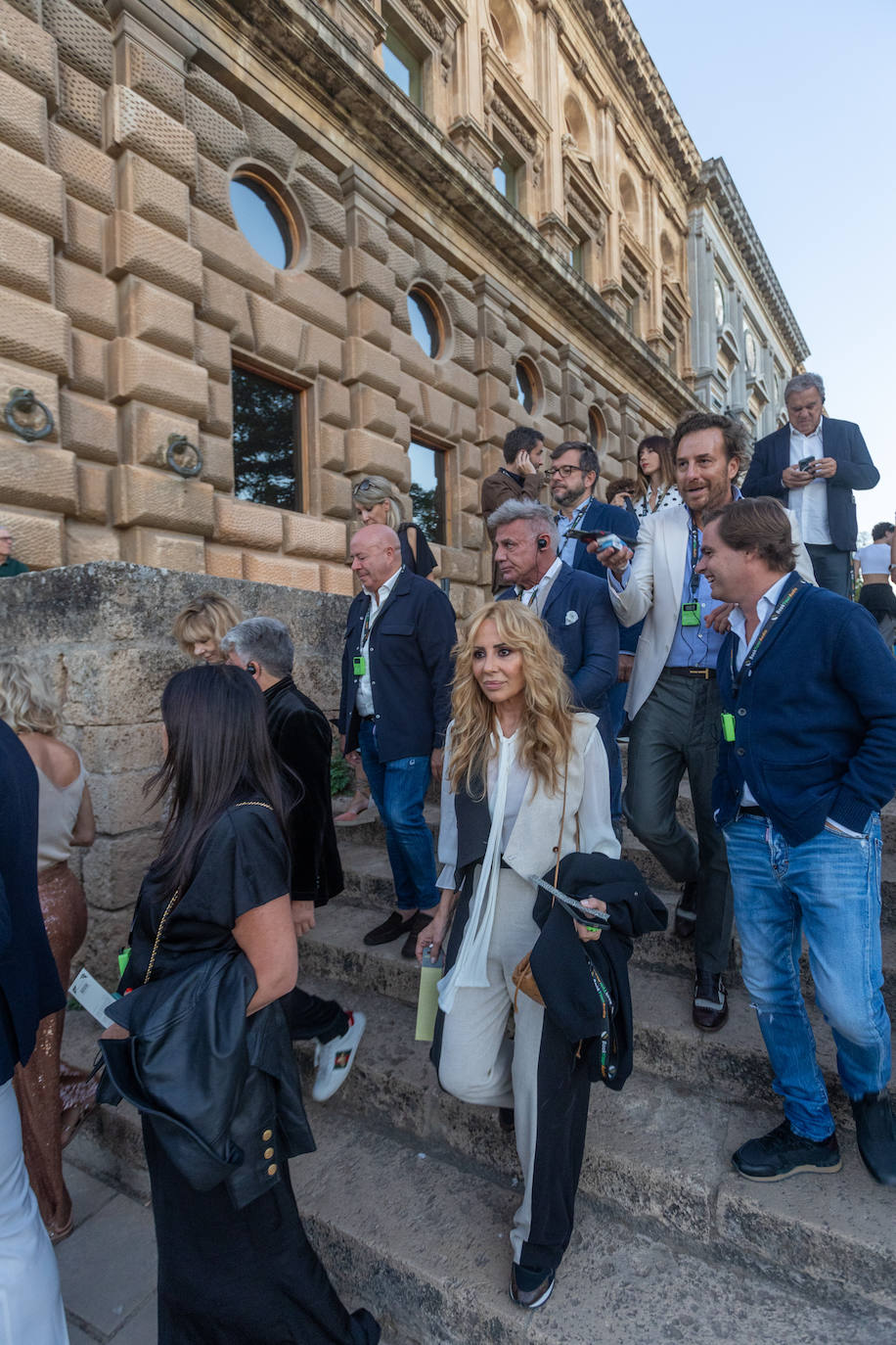 Las imágenes de la visita de los famosos con Raúl Berdonés a la Alhambra