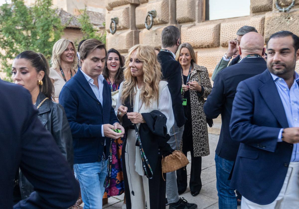 Las imágenes de la visita de los famosos con Raúl Berdonés a la Alhambra