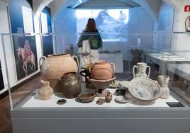 Exposición de cerámica en la Casa de los Tiros