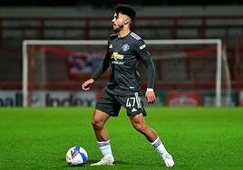 Arnau Puigmal se sacó el carnet de conducir en su etapa en el Manchester United.