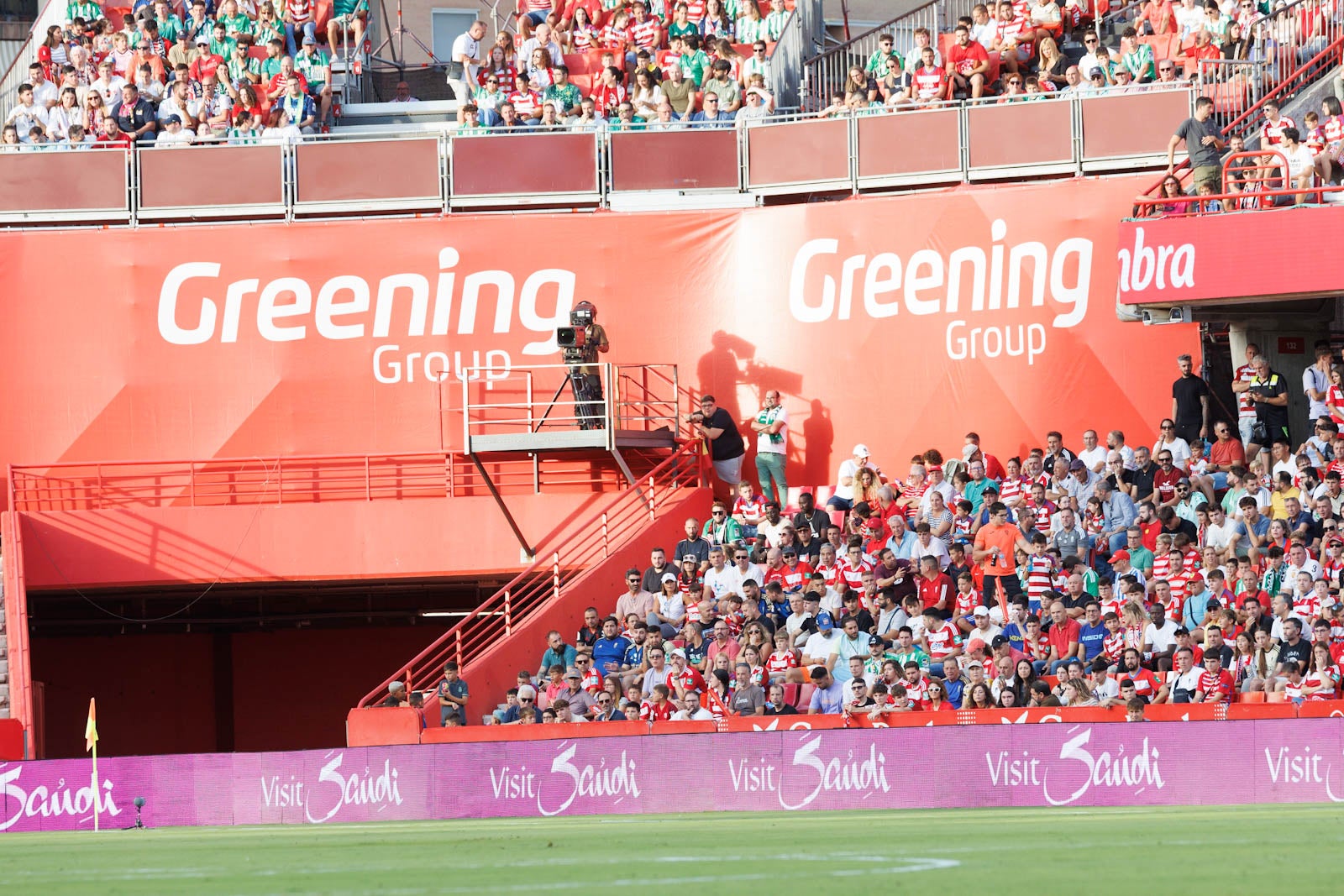 Búscate en la grada de Los Cármenes durante el Granada-Betis