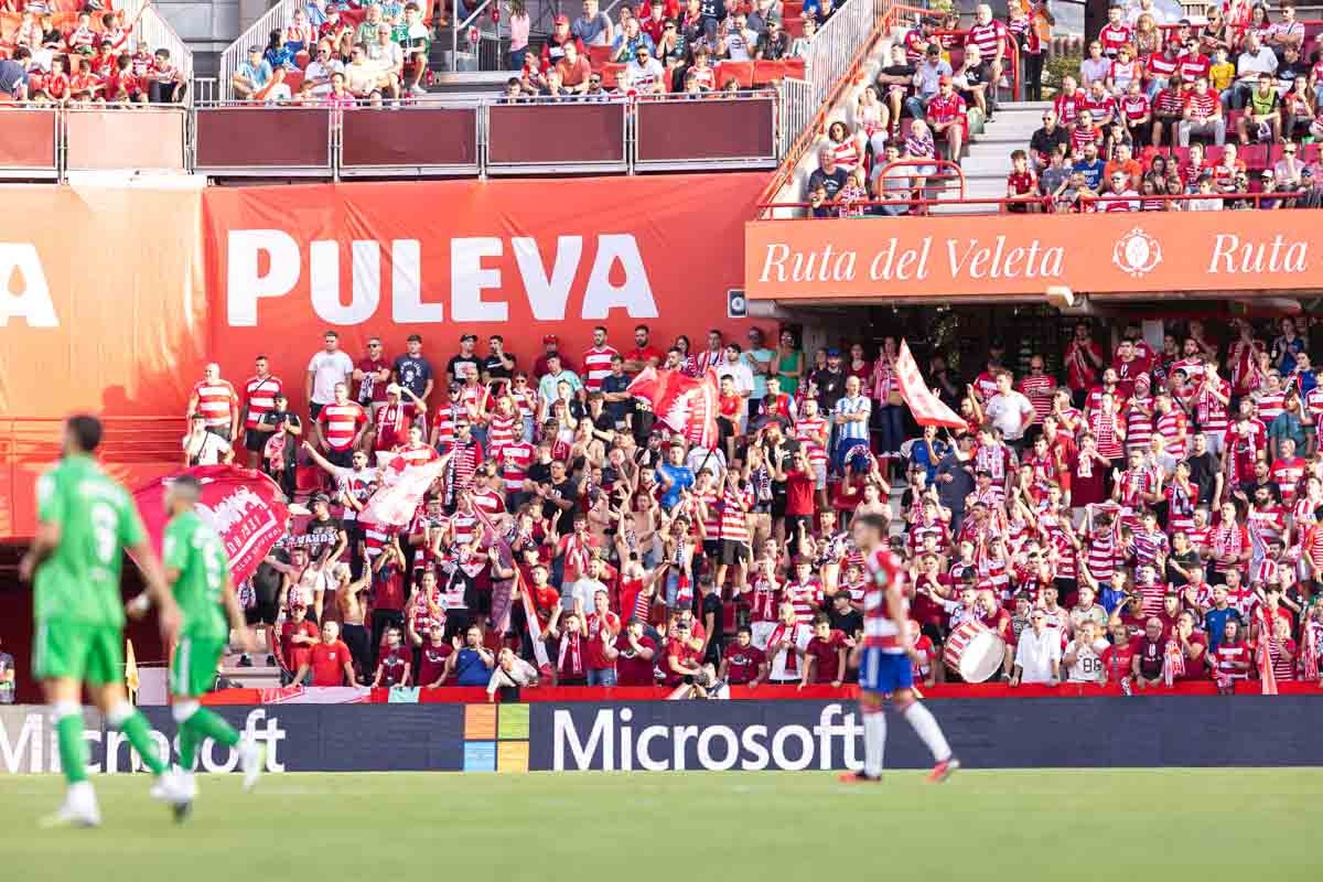 Las mejores jugadas del Granada-Betis, en imágenes