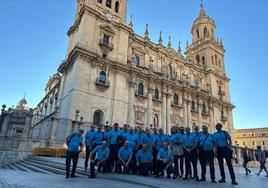 Parte de la plantilla del servicio de autobús urbano, minutos antes de que comenzara el pleno.