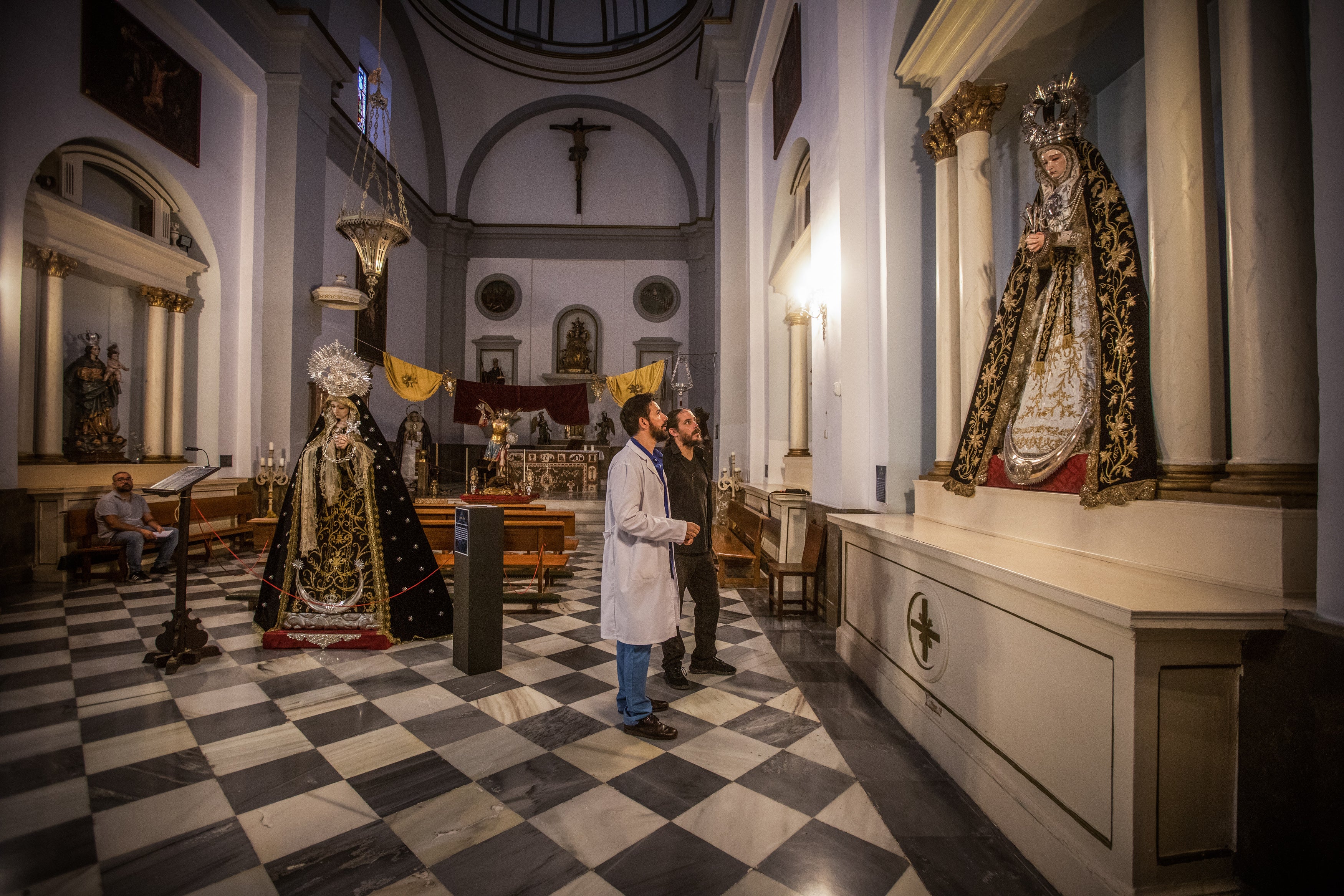 Imagen principal - Exposición en el monasterio de San Bernardo. 