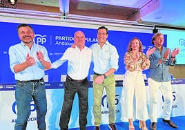 Toni Martín, Manuel Barón, Juanma Moreno, Patricia Navarro y Antonio Repullo, de izquierda a derecha, ayer.