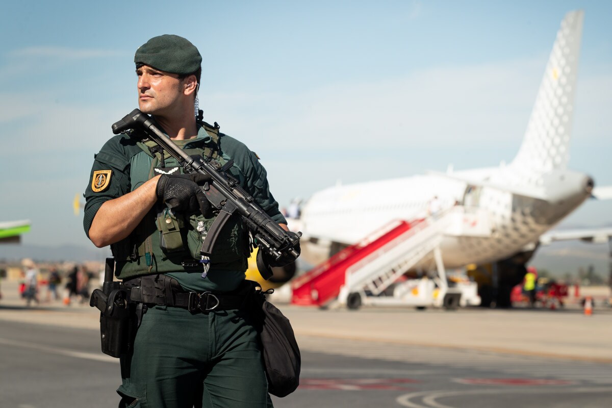 Las mejores imágenes del dispositivo de la Guardia Civil en Granada para  las cumbres europeas
