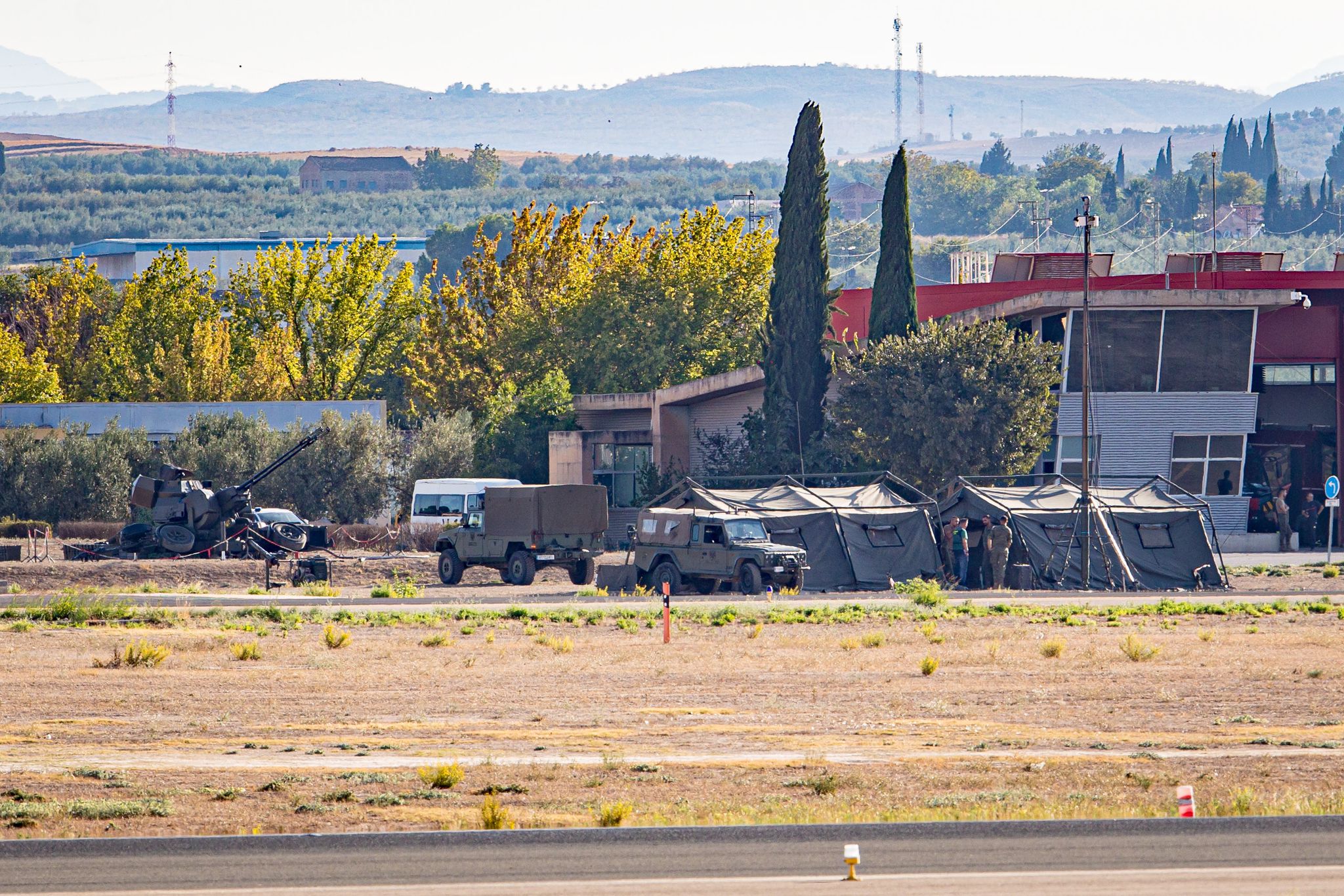 Las imágenes del dispositivo de seguridad en el aeropuerto de Granada