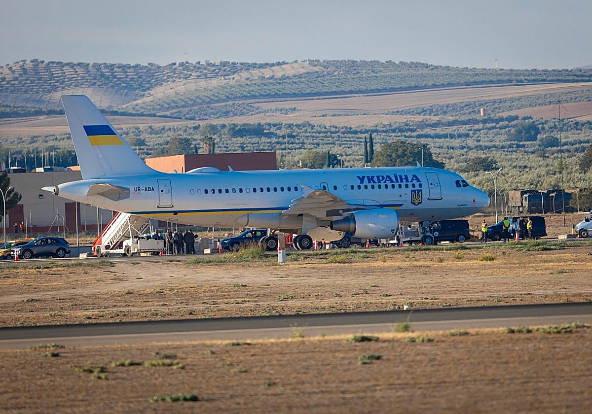 Las imágenes de los aviones de las delegaciones europeas en un día histórico para el aeropuerto