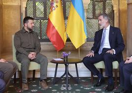 El Rey mantiene un encuentro con Zelenski en el Parador de la Alhambra.