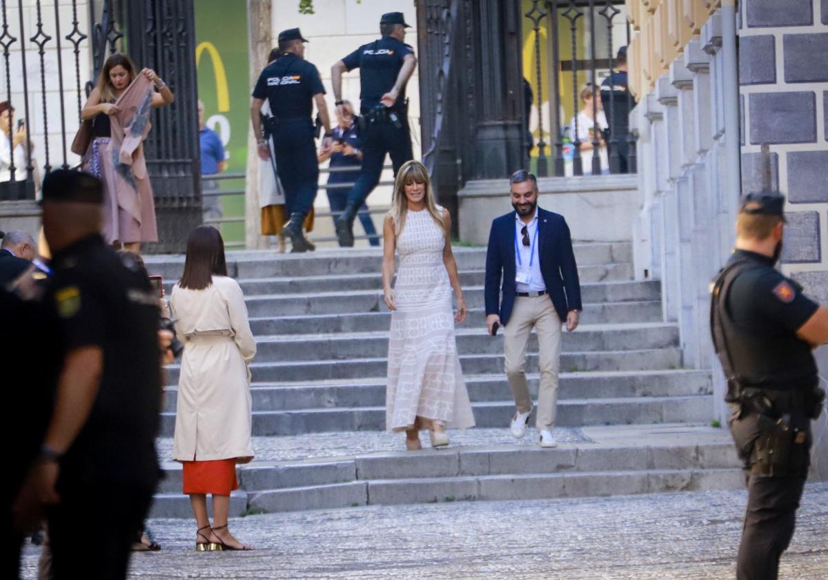 Las imágenes de los acompañantes de los mandatarios en el centro de Granada