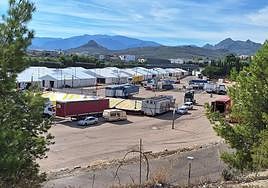 El recinto ferial Alfonso Sánchez Herrera los días previos a que comience la Feria de San Lucas, durante el montaje.