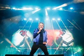 Momento del concierto de Miguel Ríos en la plaza de toros de Granada