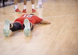 Evaldas Kairys necesita levantarse cuanto antes, de esta guisa acabó en la derrota ante el Bàsquet Girona en el Palacio.