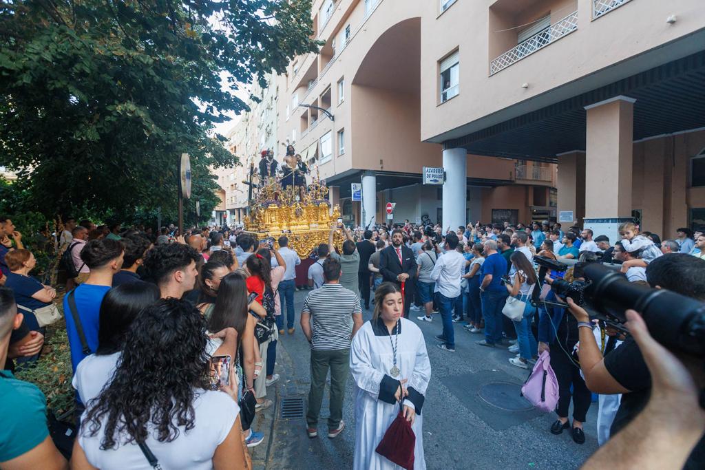 Las imágenes de los traslados del miércoles para la Magna de Granada