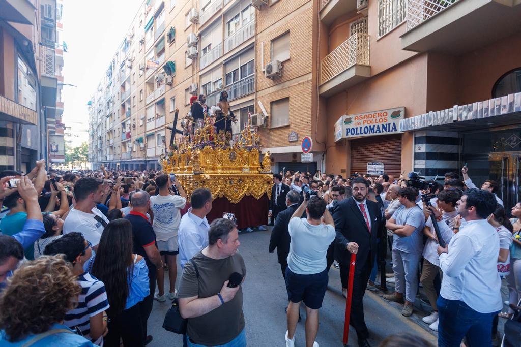 Las imágenes de los traslados del miércoles para la Magna de Granada