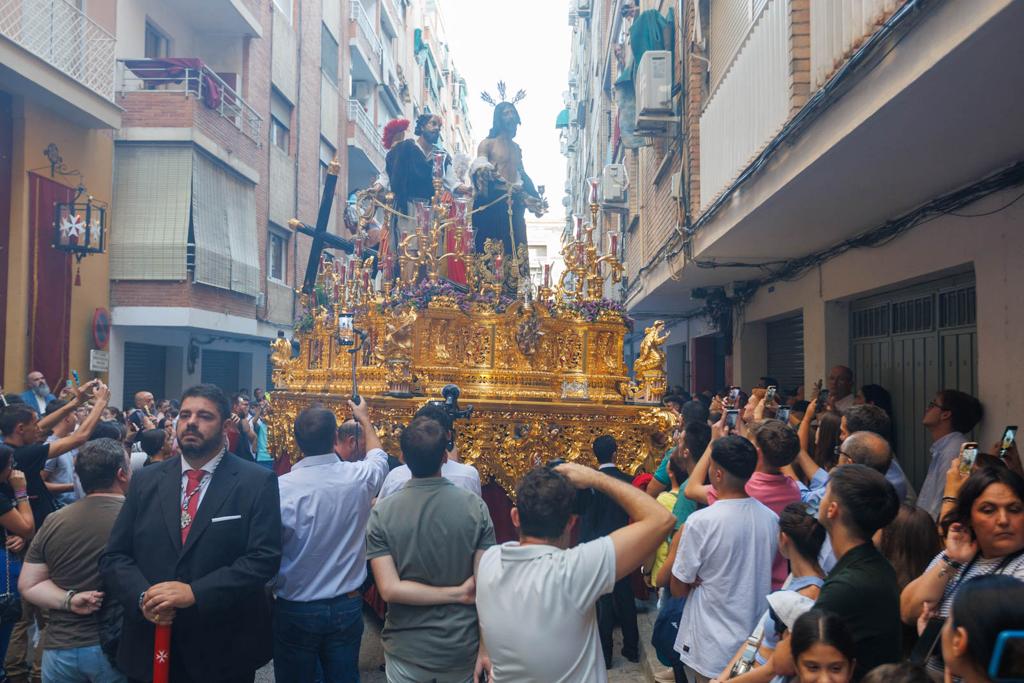 Las imágenes de los traslados del miércoles para la Magna de Granada