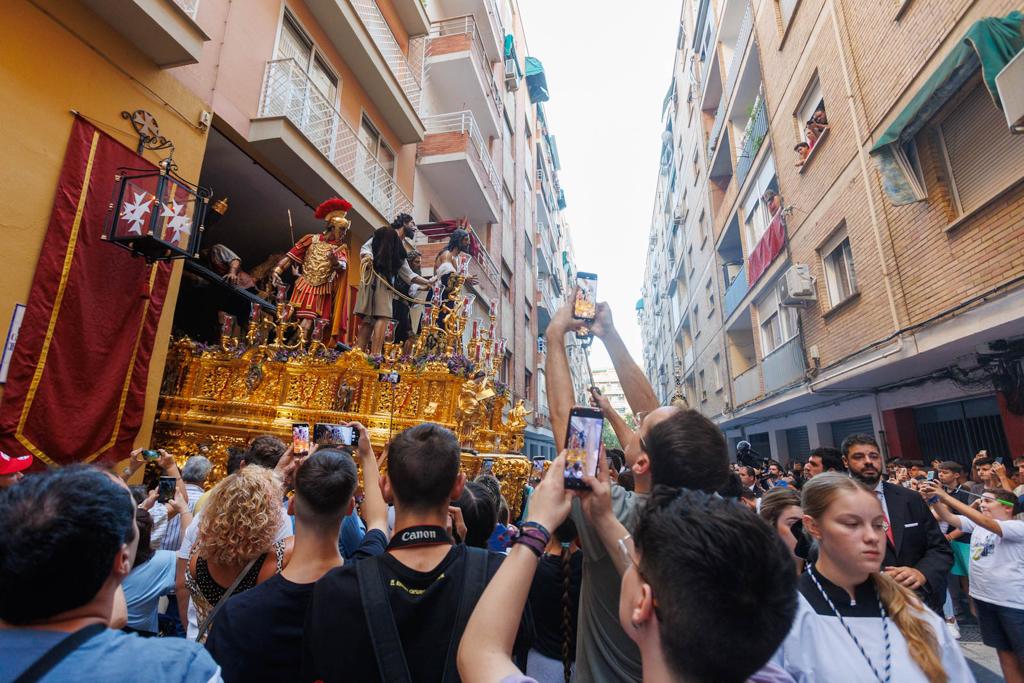 Las imágenes de los traslados del miércoles para la Magna de Granada